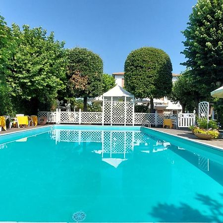 Hotel Garden B&B Marotta Exterior photo